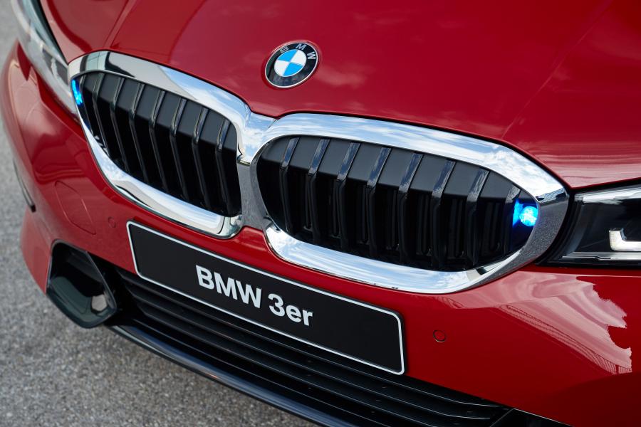 Детали экстерьера BMW 320d xDrive Sondersignalanlage (G20) 2019 года  (фото 3 из 10)